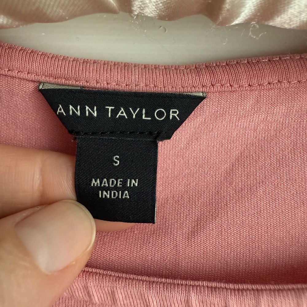 Ann Taylor Pink Short Sleeve Ruffle Top - Picture 3 of 4